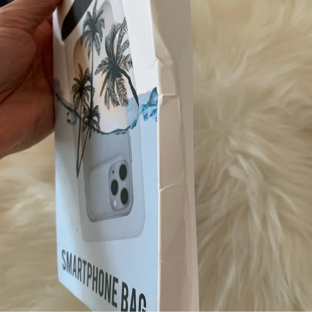 Urban Outfitters Waterproof Smartphone Bag -Black